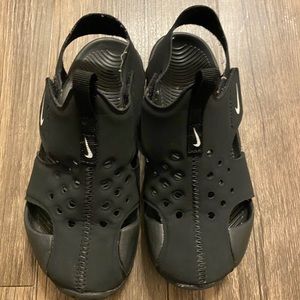 Boys Nike Sunray Sandals size 12c